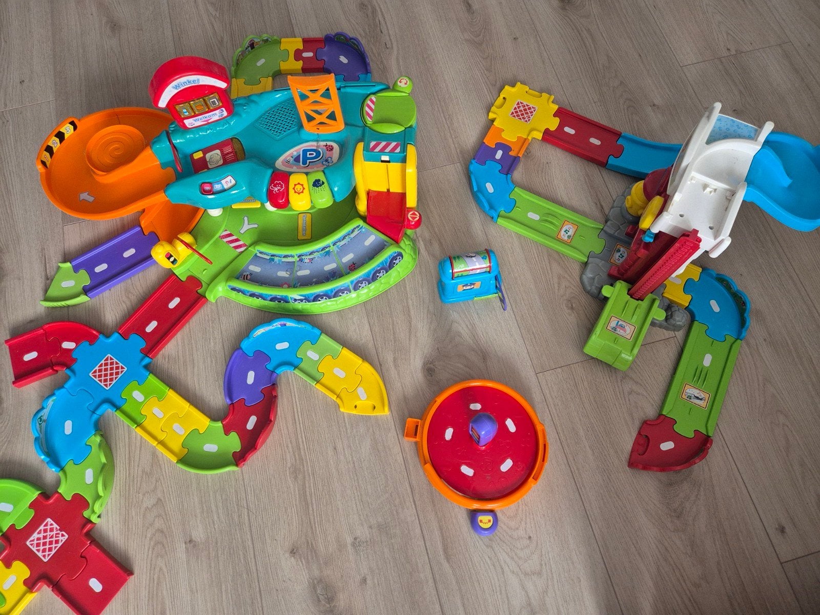 VTech Toet Toet Auto's Garage, Brandweerkazerne & 12 Auto's, Ophalen, Gebruikt, 2 tot 4 jaar