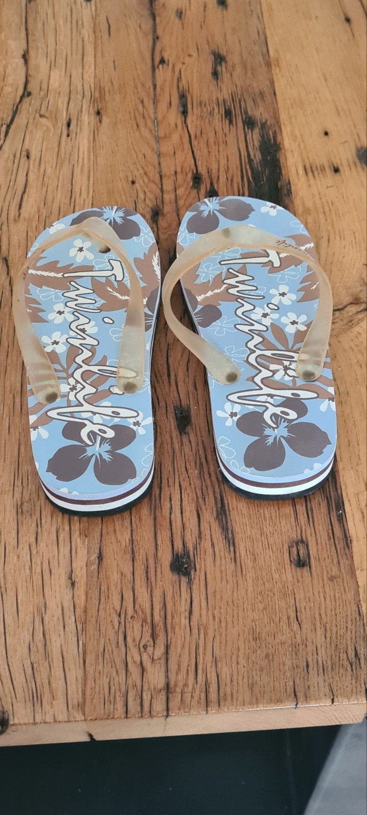 Te koop nieuwe blauwe dames teen slippers maat 37, merk Twin, Slippers, Blauw, Nieuw, Ophalen of Verzenden