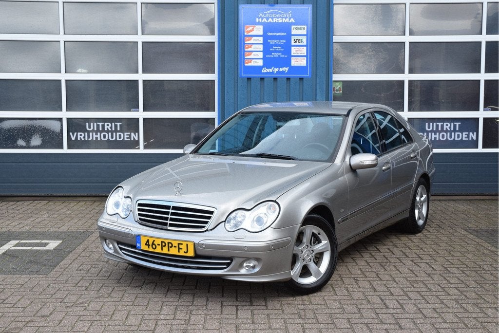 Mercedes-Benz C-Klasse 240 Avantgarde Automaat V6 Zwart-Leer, Auto's, Mercedes-Benz, Automaat, Achterwielaandrijving, Gebruikt