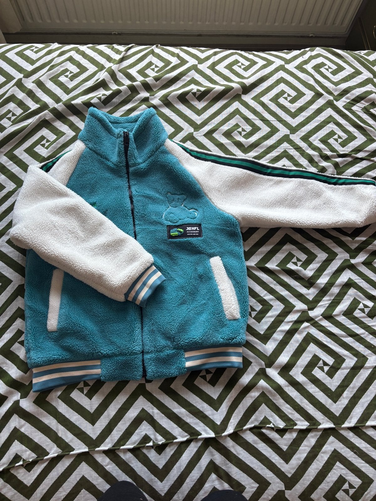 Teddy fleece jas met beer opdruk - Blauw/Wit, Ophalen of Verzenden, Zo goed als nieuw, Maat 38/40 (M), Blauw
