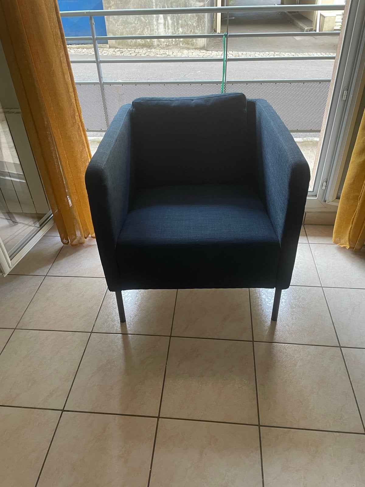 Ikea EMERÖ Fauteuil - Comfortabele en stijlvolle stoel, Huis en Inrichting, Fauteuils, Gebruikt, 75 tot 100 cm, Ophalen of Verzenden