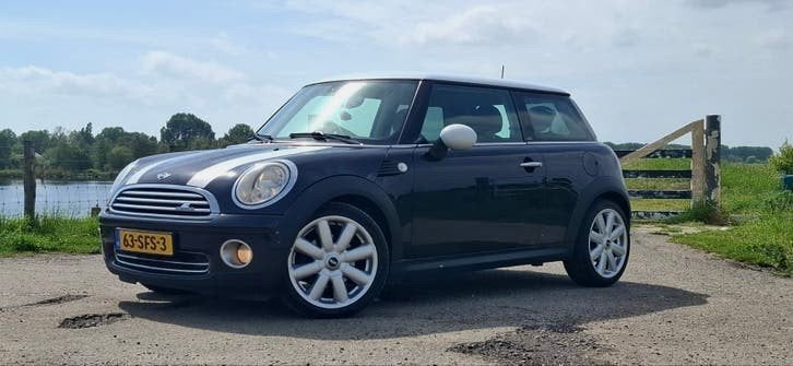 Mini 1.6 Cooper 2007 Zwart, Auto's, Voorwielaandrijving, 4 cilinders, 4 stoelen, Leder en Stof