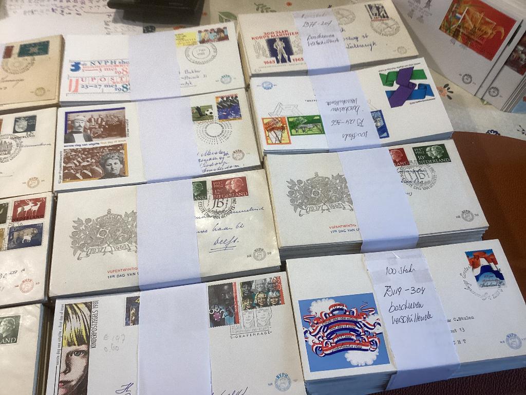 Opruiming 1200 fdc Nederland tussen de E50 en E400, Postzegels en Munten, Postzegels | Volle albums en Verzamelingen, Ophalen