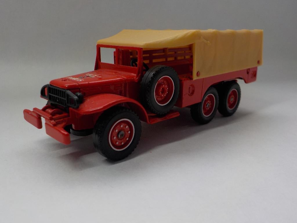 Solido Dodge 6x6 T223 WC63 "Ville de Paris" No. 242, Ophalen of Verzenden, Zo goed als nieuw, Overige typen