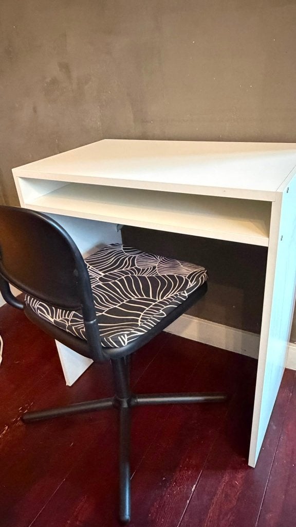 Bureau met Bureaustoel, Ophalen, 65 cm, Zo goed als nieuw, IKEA