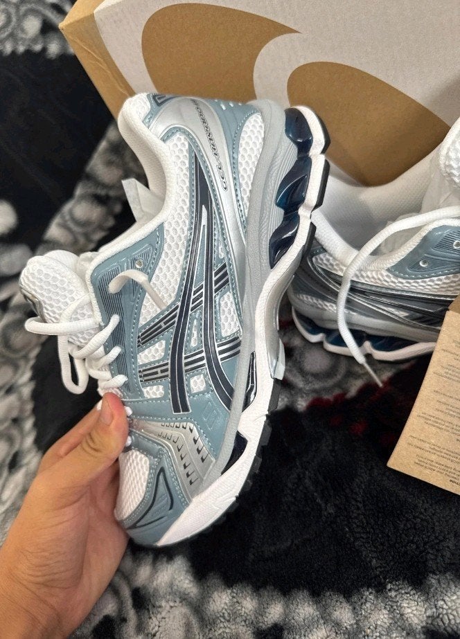ASICS Gel-Kayano 14 sneakers maat 42, Wit, Ophalen of Verzenden, Zo goed als nieuw, Asics