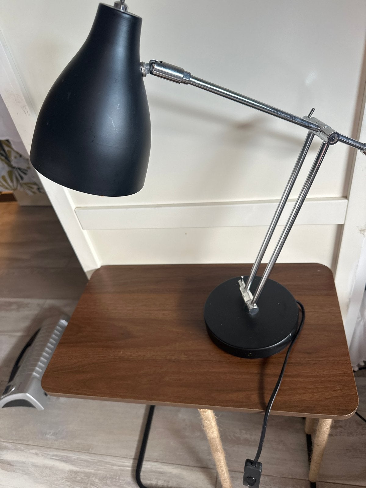 Zwarte bureaulamp met verstelbare arm, Huis en Inrichting, Gebruikt, Zwart, Metaal, Modern