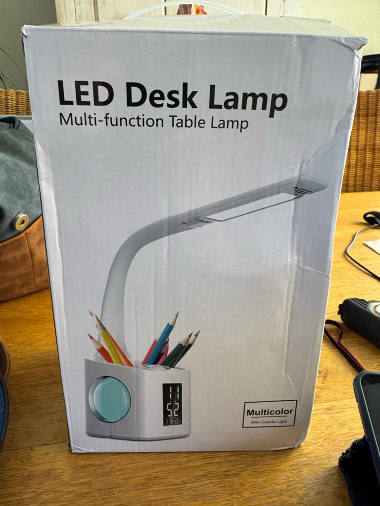 LED Bureaulamp met Klok, USB & Multicolor Licht, Huis en Inrichting, Lampen | Tafellampen, Verzenden, Nieuw, Kunststof, Minder dan 50 cm