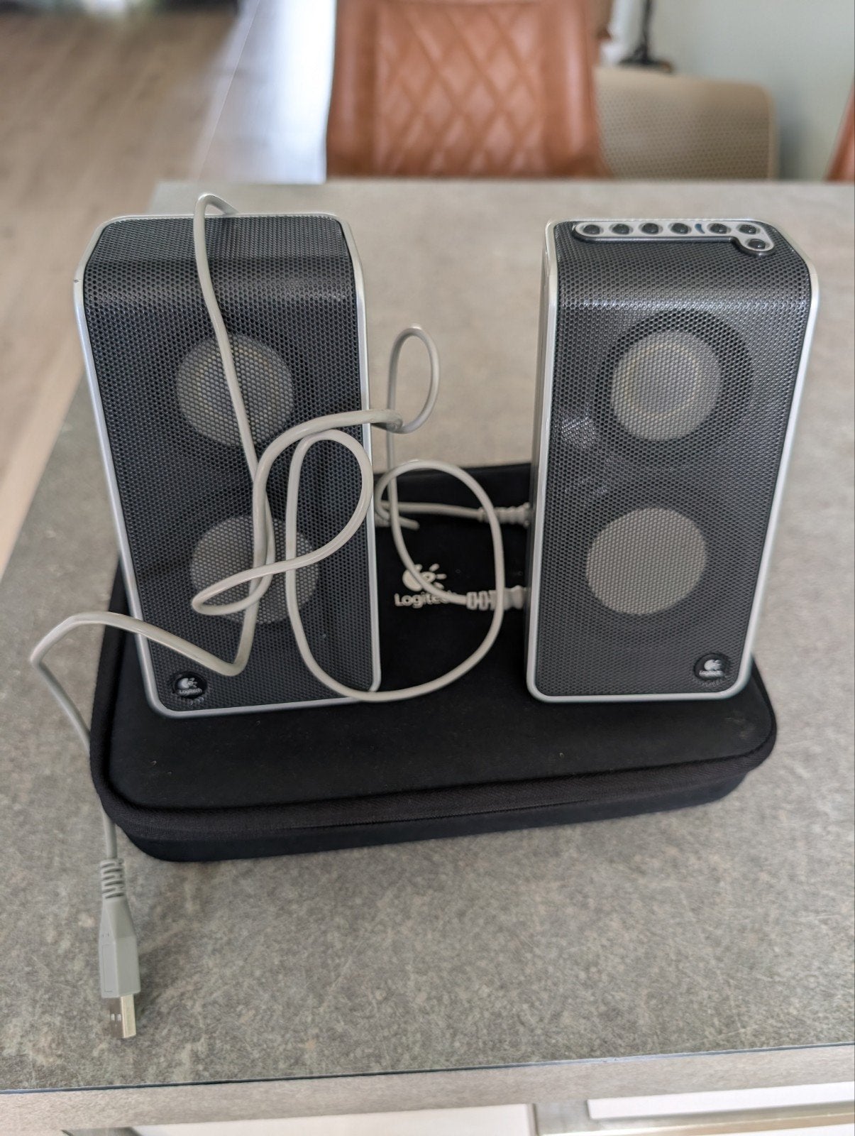 Logitech 2.0 Luidsprekerset met USB-aansluiting en hoes, Ophalen of Verzenden, Gebruikt, Audiokanaal 2, Logitech