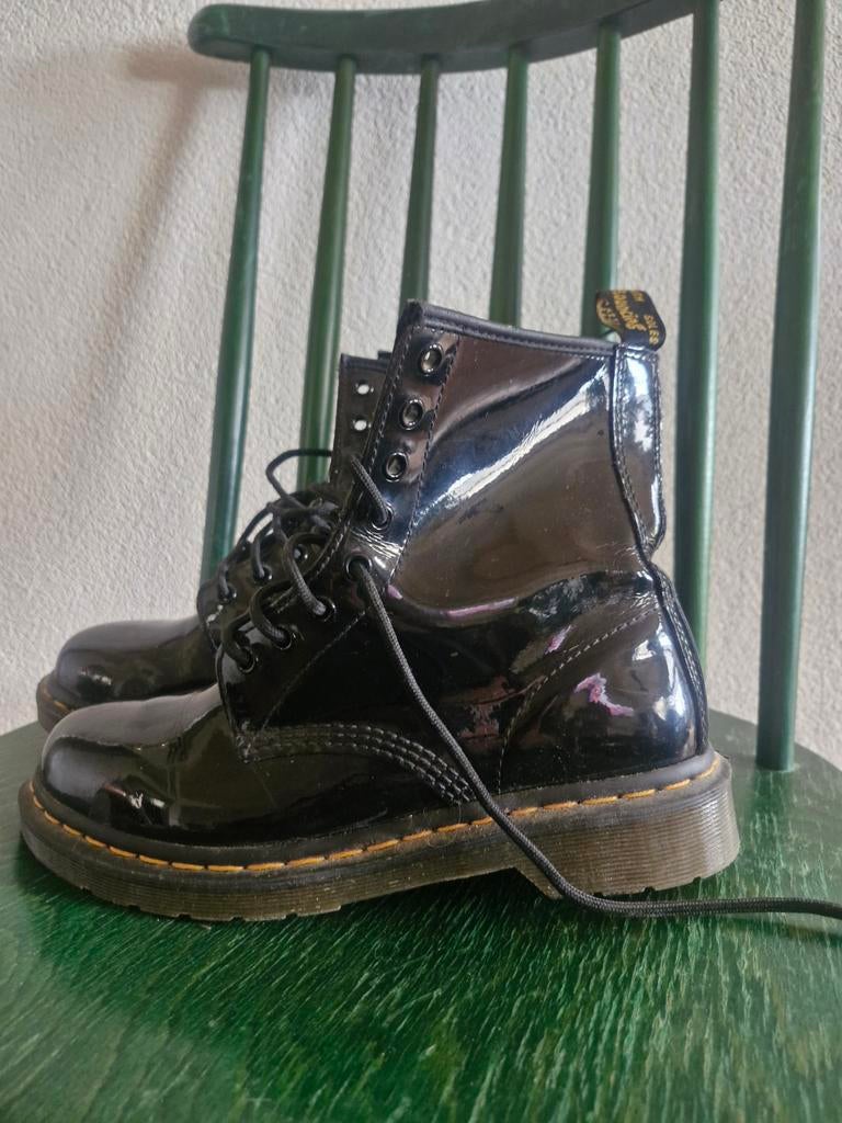 Zwarte lak Dr. Martens maat 40 - izgs, Ophalen of Verzenden, Zo goed als nieuw, Zwart