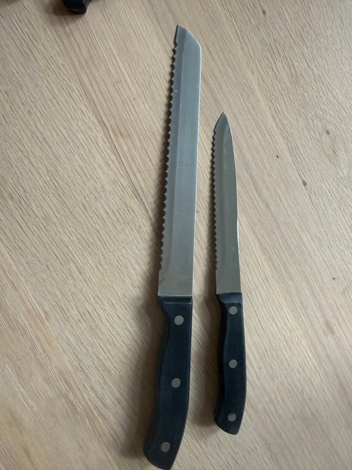 Broodmes set van 2 - Blokker roestvrij staal, Ophalen of Verzenden, Gebruikt, Metaal