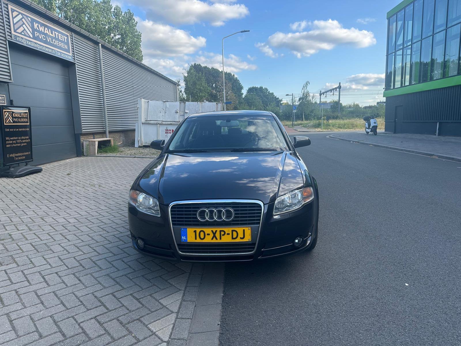 Audi A4 2.0 96KW 2007 Grijs, Voorwielaandrijving, 4 cilinders, A4, Origineel Nederlands