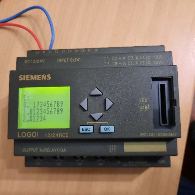 PLC logo gebruikt 12/24RCE SIEMENS 6ED1052-1MD00-0BA7, Hobby en Vrije tijd, Elektronica-componenten, Ophalen of Verzenden, Zo goed als nieuw