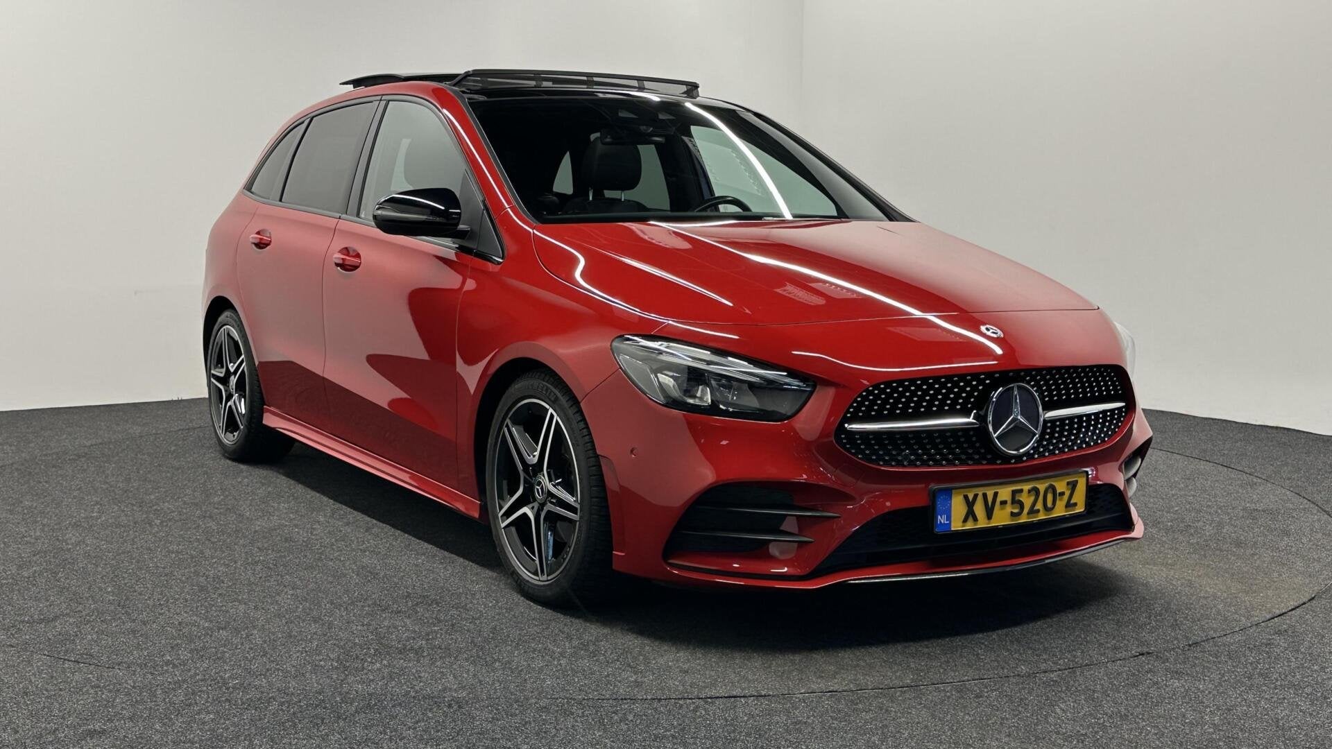 Mercedes B-klasse 180 Business Solution AMG|WideScreen|Carpl, 136 pk, Gebruikt, 4 cilinders, Origineel Nederlands