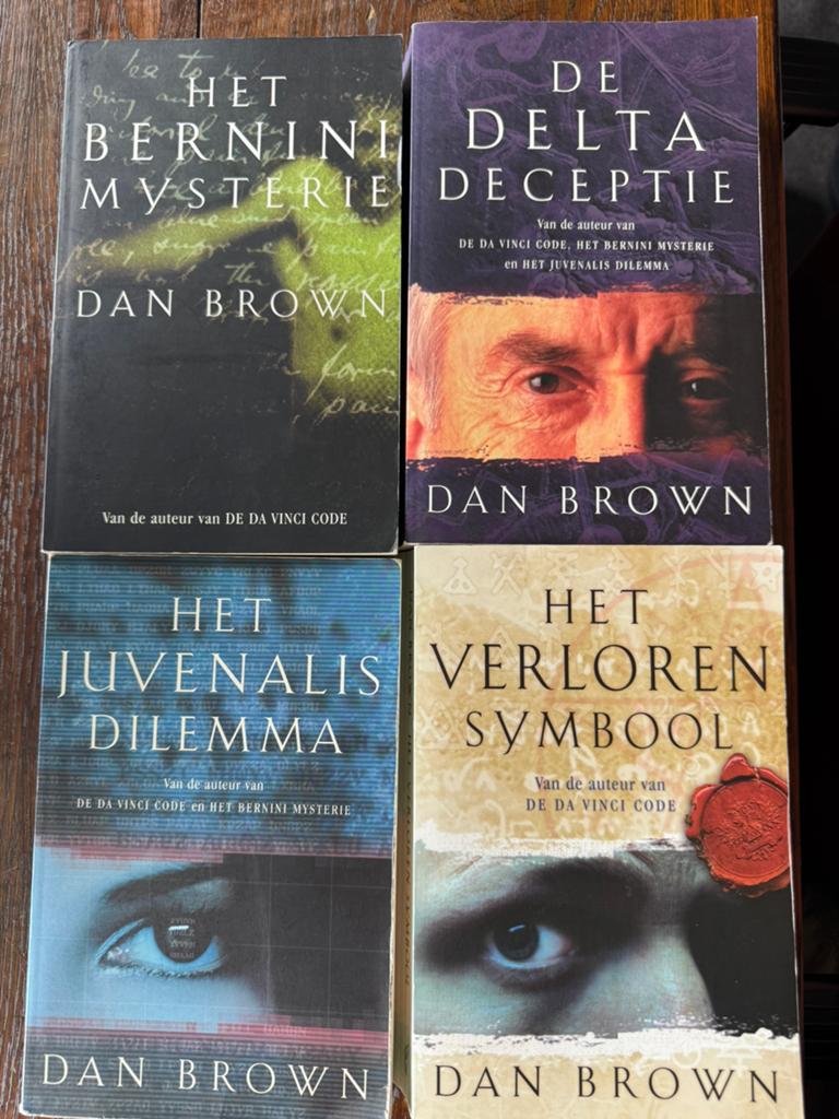 Boeken van Dan Brown, Ophalen of Verzenden, Zo goed als nieuw