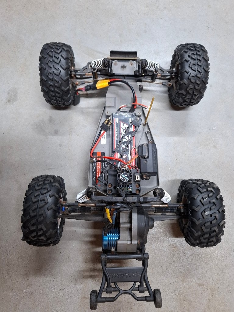 Traxxas 1x Slash, 2x Rustler, 1x Stampede, veel onderdelen, Elektro, Gebruikt, Tankval 14, 2408 ZC Alphen aan den Rijn, Nederland