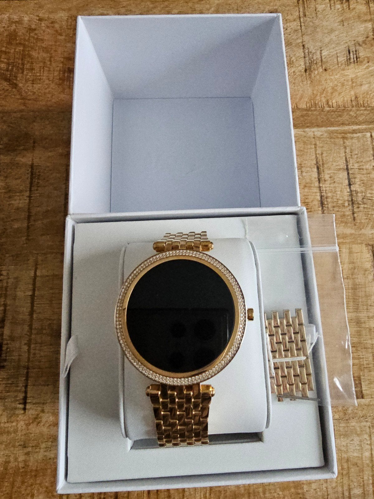 Michael Kors Gen 5E Darci Gold ZGAN, Michael Kors, Ophalen of Verzenden, Zo goed als nieuw, Waterdicht