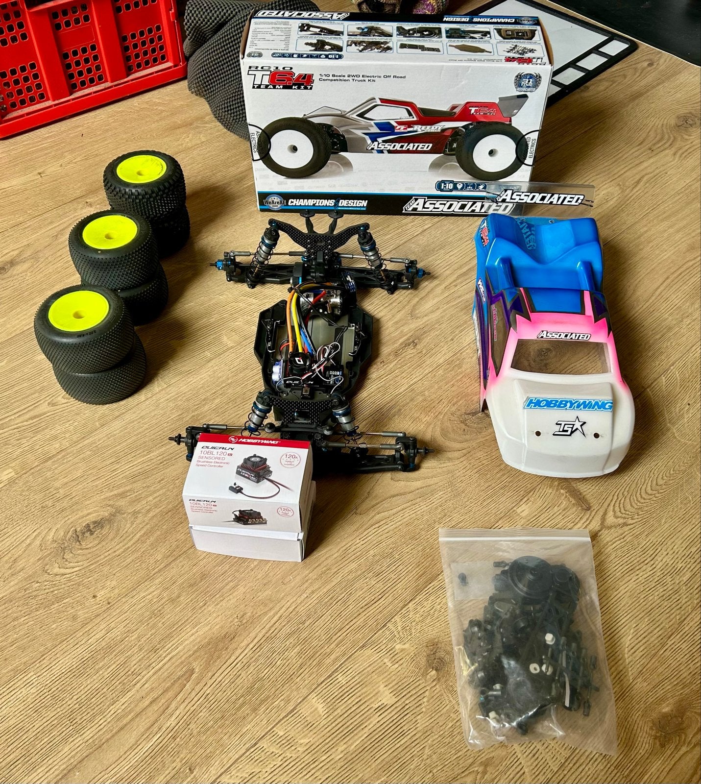 Associated T6.4 Stadium Truck, Elektro, Auto offroad, Ophalen of Verzenden, Zo goed als nieuw