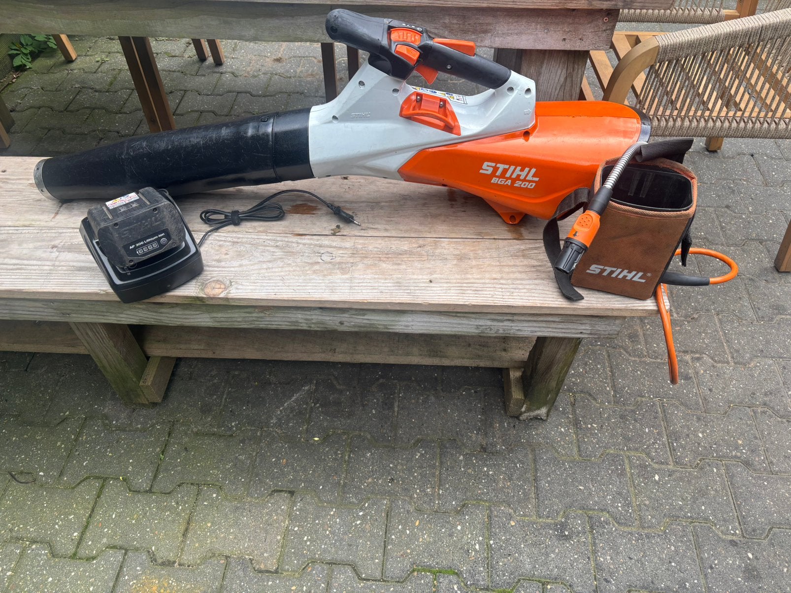 Stihl bga200 accu bladblazer set, Ophalen of Verzenden, Zo goed als nieuw