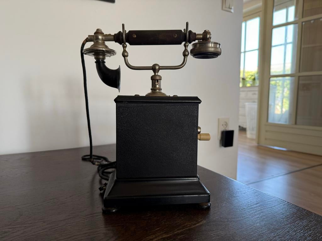 Antieke bakelieten telefoon, Ophalen