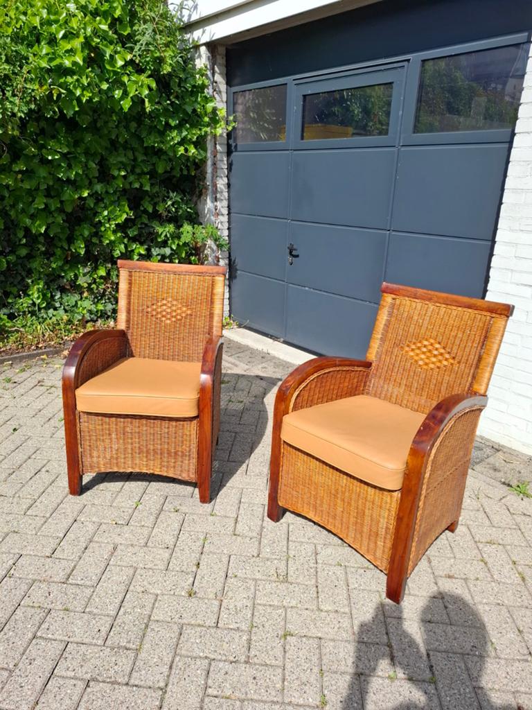 2 rieten stoelen met leren zitkussens, Ophalen, Bruin, Twee
