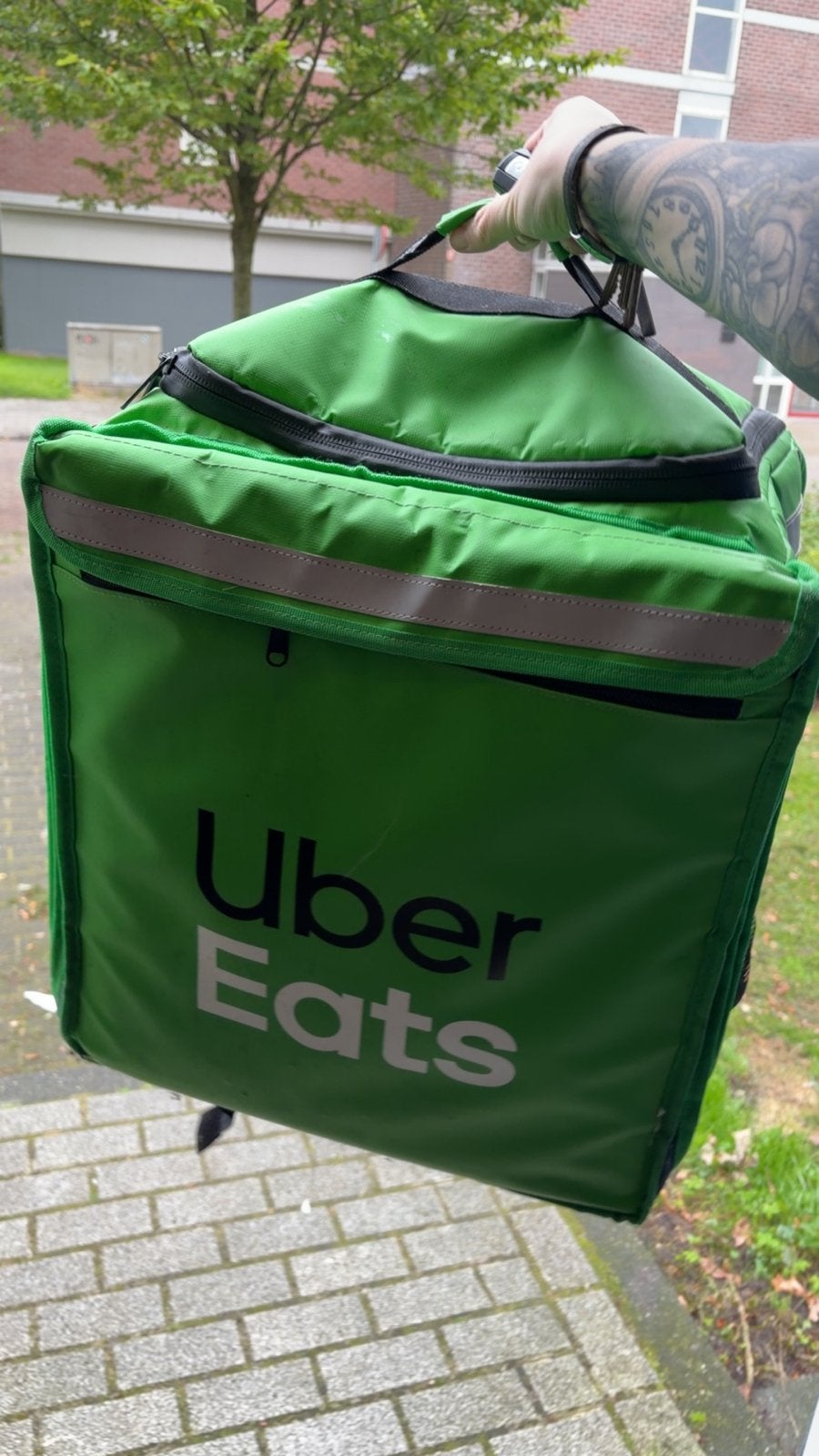 Uber Eats bezorgtas - Zo goed als nieuw, Sieraden, Tassen en Uiterlijk, 40 cm of meer, Ophalen of Verzenden, Zo goed als nieuw