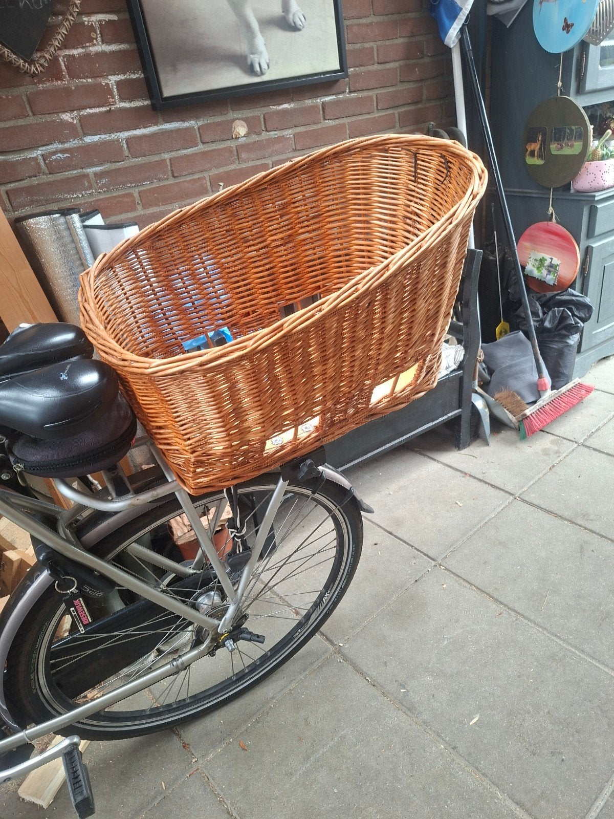 rieten hondenfietsmand, Ophalen, Gebruikt