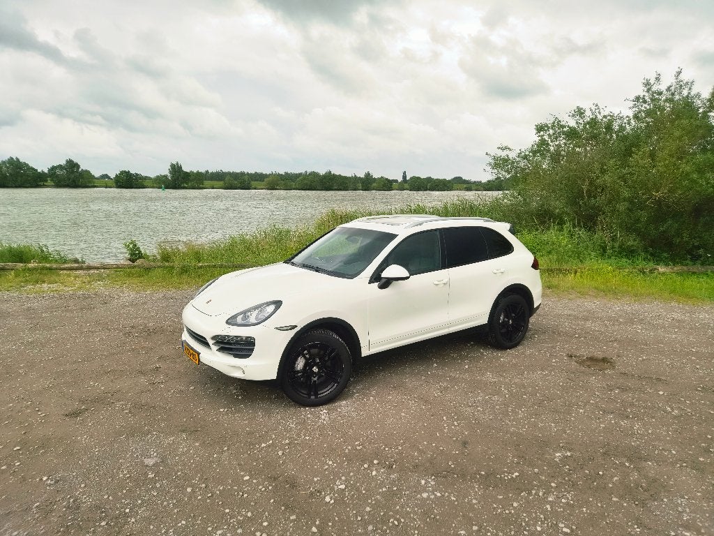 Porsche Cayenne 4.8 S Tiptronic S 2010 Wit, Auto's, Porsche, Automaat, 138 €/maand, Wit, Bedrijf
