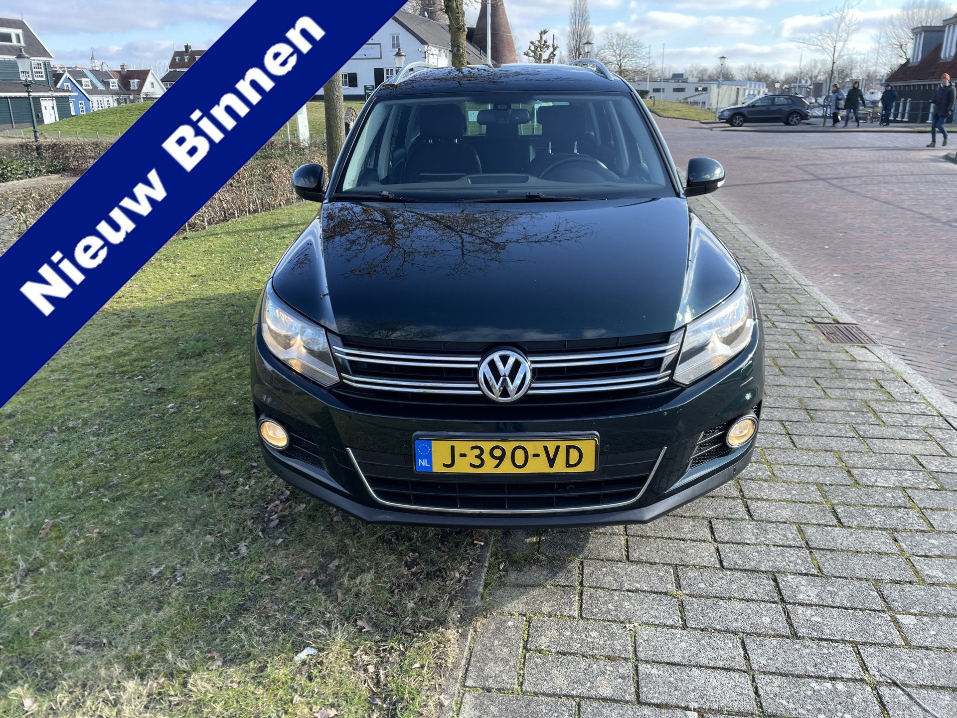 Volkswagen Tiguan Style en sport cup 160 pk facelift Lees te, Auto's, Voorwielaandrijving, Euro 5, 15 km/l, 1800 kg