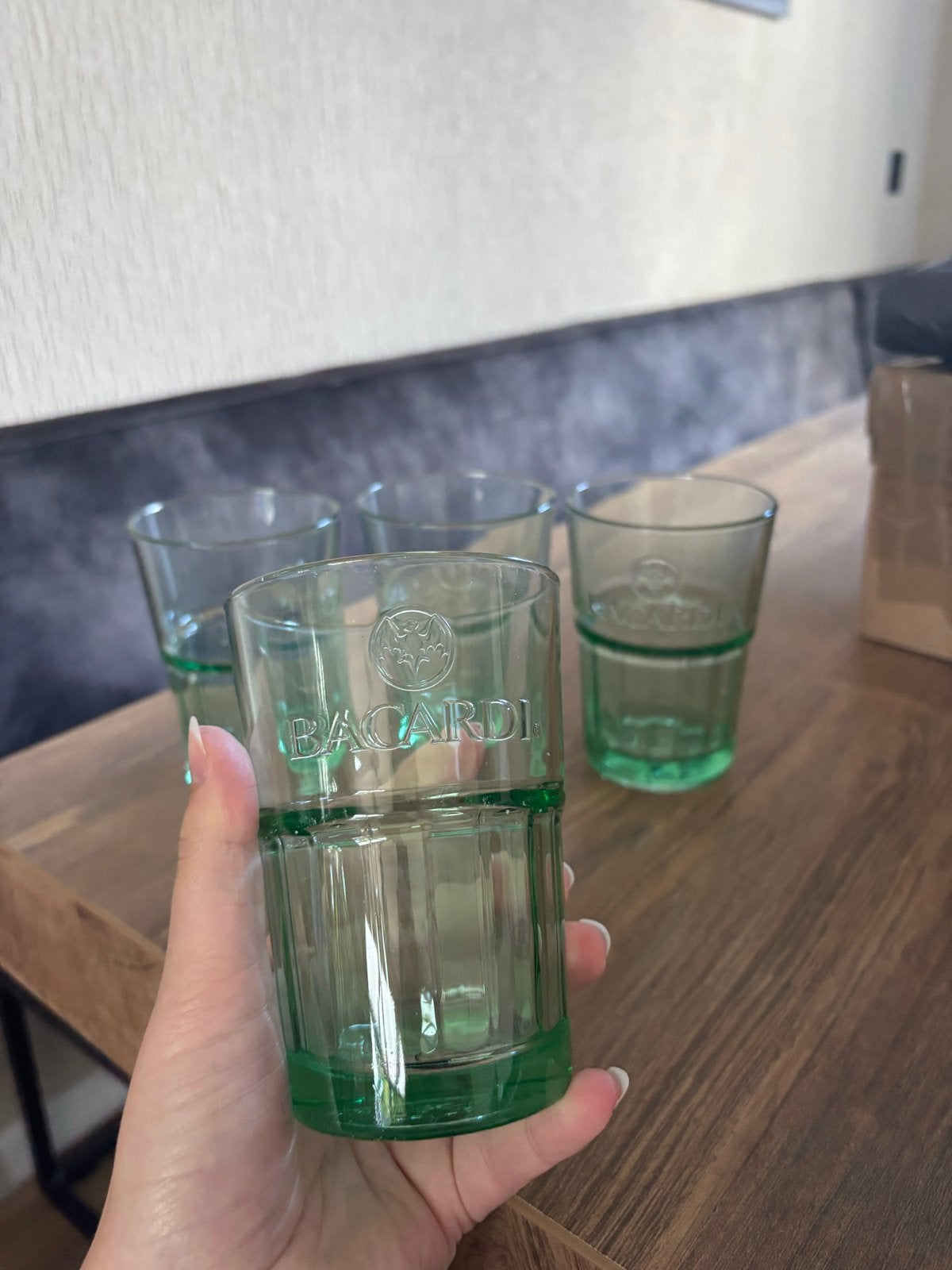Bacardi glazen set van 4 - Groen, Ophalen of Verzenden, Overige merken, Groen, Glas