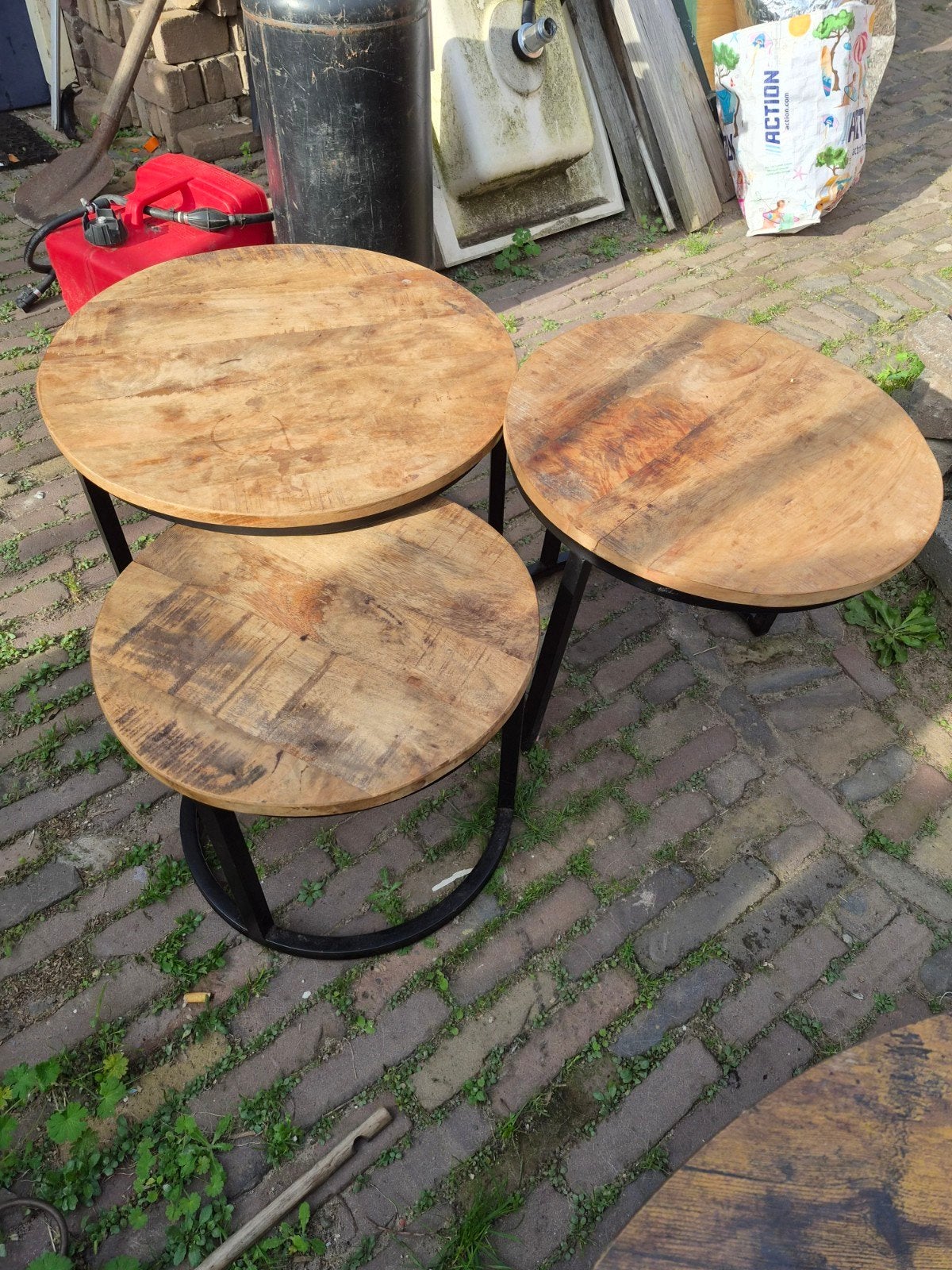 3 mooie ronde Mango houten tafeltjes met metalen poten, Minder dan 55 cm, Metaal of Aluminium, Rond, Zo goed als nieuw