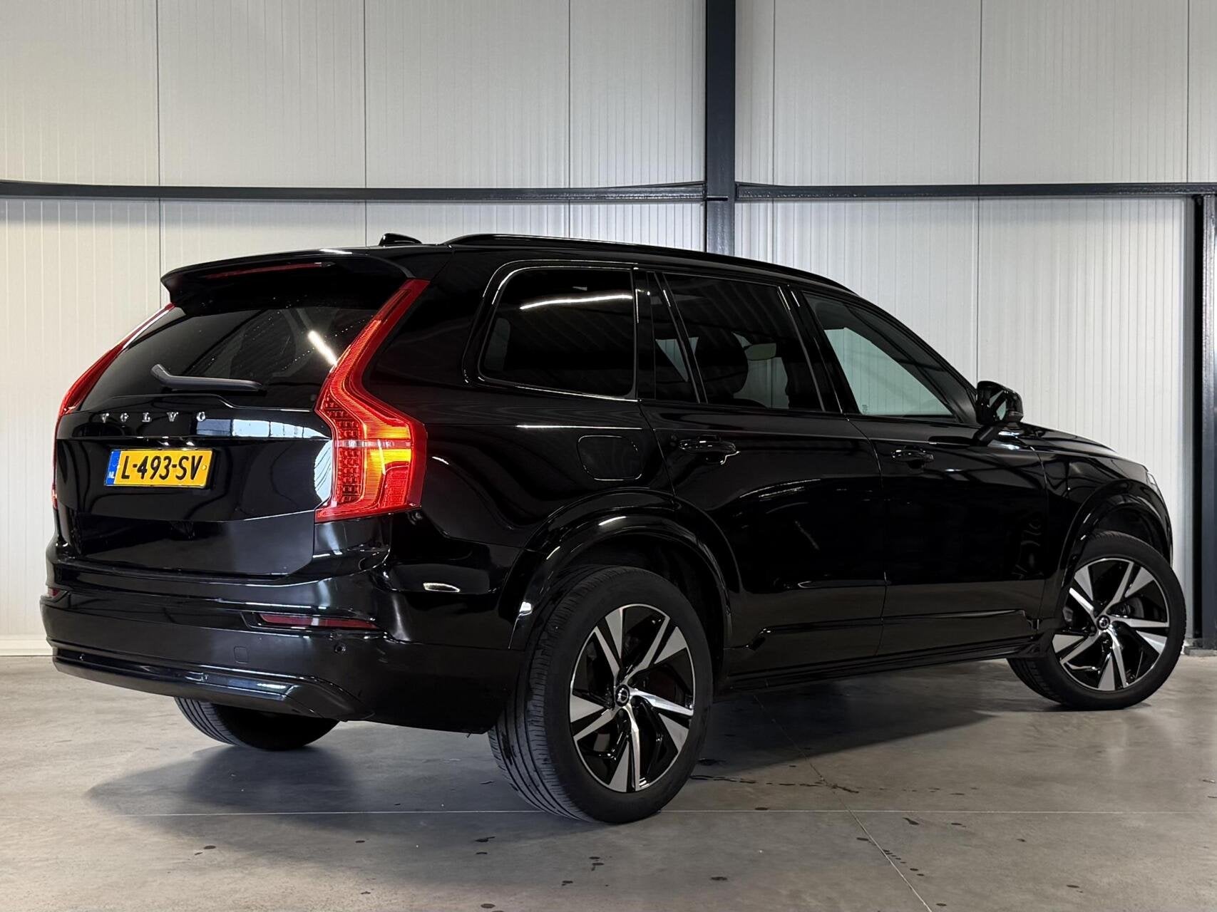 Volvo XC90 2.0 T8 Recharge AWD R-Design Pano Memory 7P NAP, Gebruikt, Euro 6, 4 cilinders, 7 stoelen