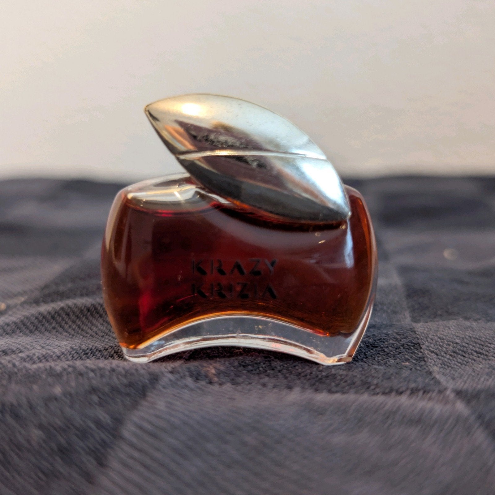 Vintage Krazy Krizia Eau de Parfum miniatuur zeldzaam, Verzenden, Zo goed als nieuw, Parfumfles
