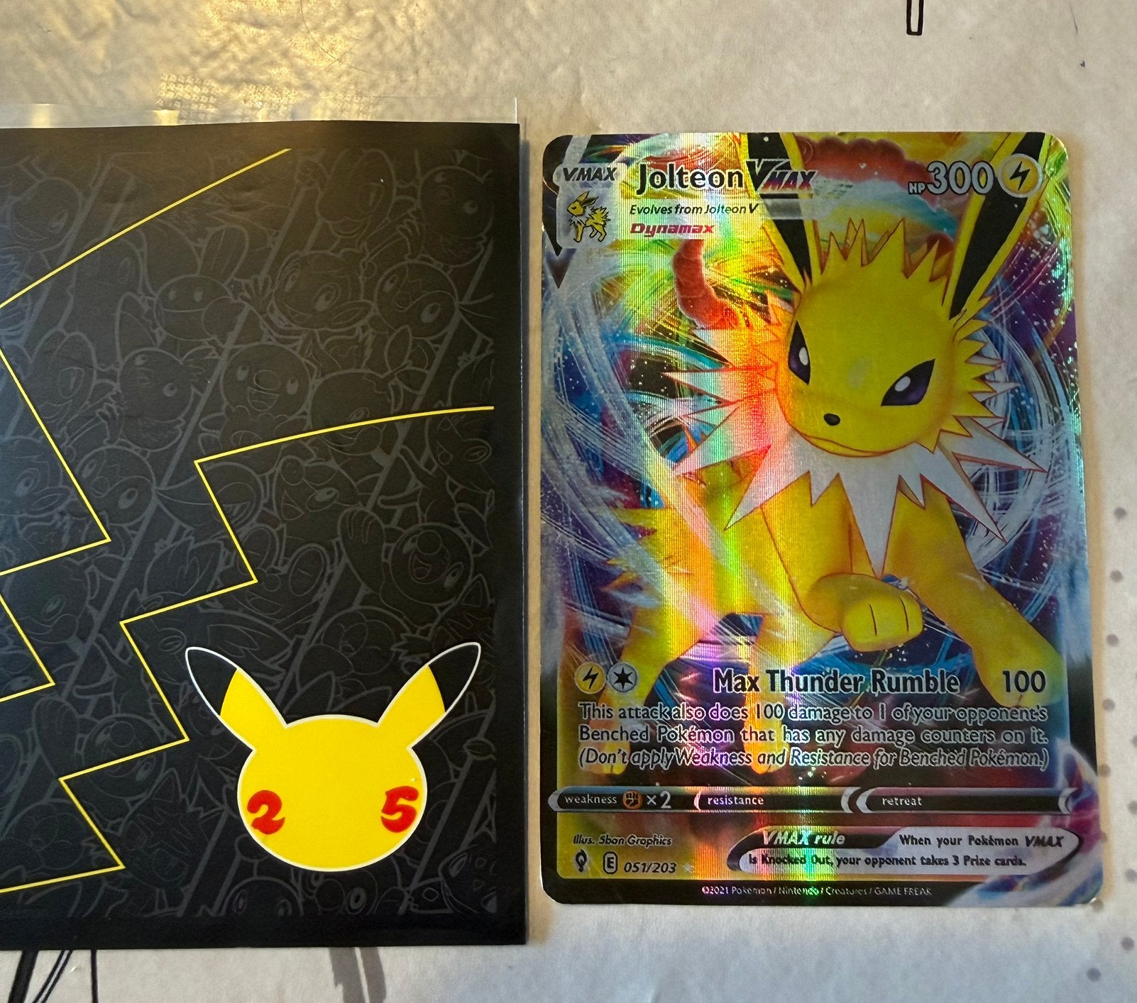 Pokemon + beschermhoes, Hobby en Vrije tijd, Ophalen of Verzenden, Zo goed als nieuw