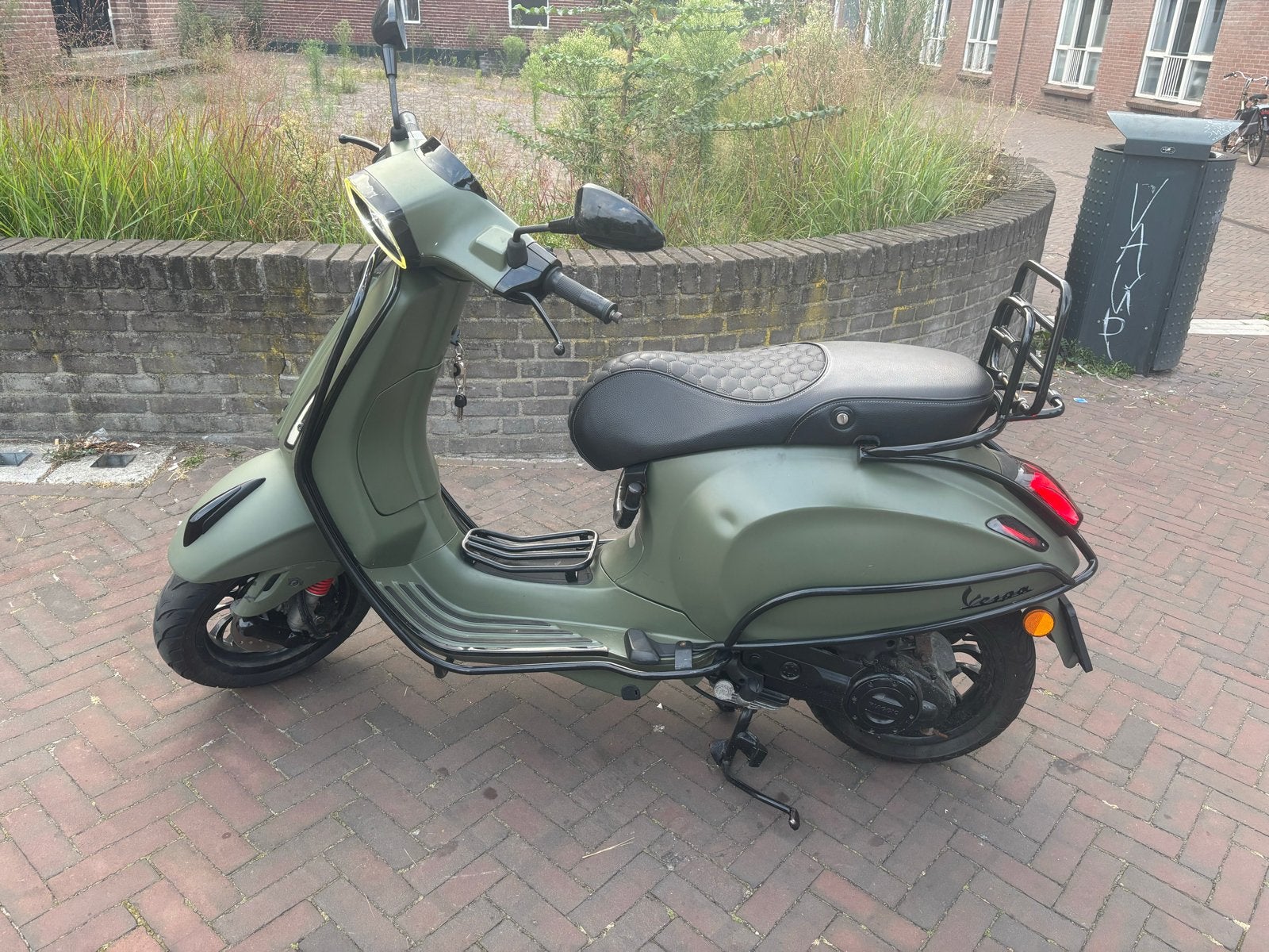 Vespa Sprint Mat Groen - Zo goed als nieuw, Fietsen en Brommers, Scooters | Vespa, Vespa S, Ophalen of Verzenden, Zo goed als nieuw