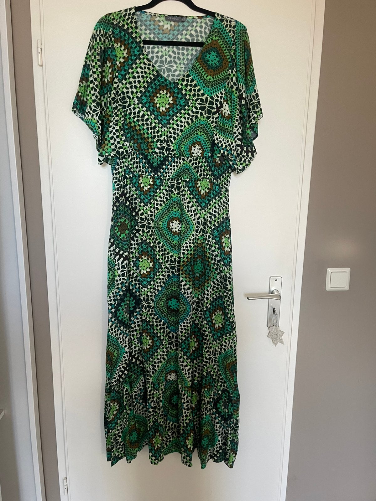 Geisha prachtige maxi jurk maat 42, Kleding | Dames, Maat 42/44 (L), Ophalen of Verzenden, Zo goed als nieuw, Onder de knie