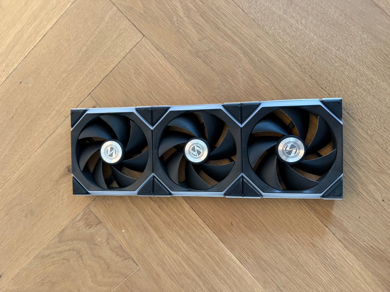 Lian Li UNI FAN TL 120 Wireless fans, Ophalen of Verzenden, Zo goed als nieuw, GDDR6, PCI-Express 4