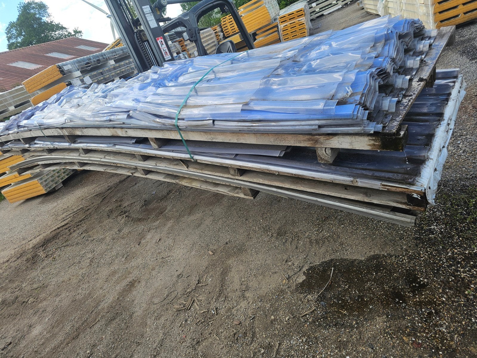 Lichtplaten 6000mm lengte, hele pallet, ca. 50 stuks