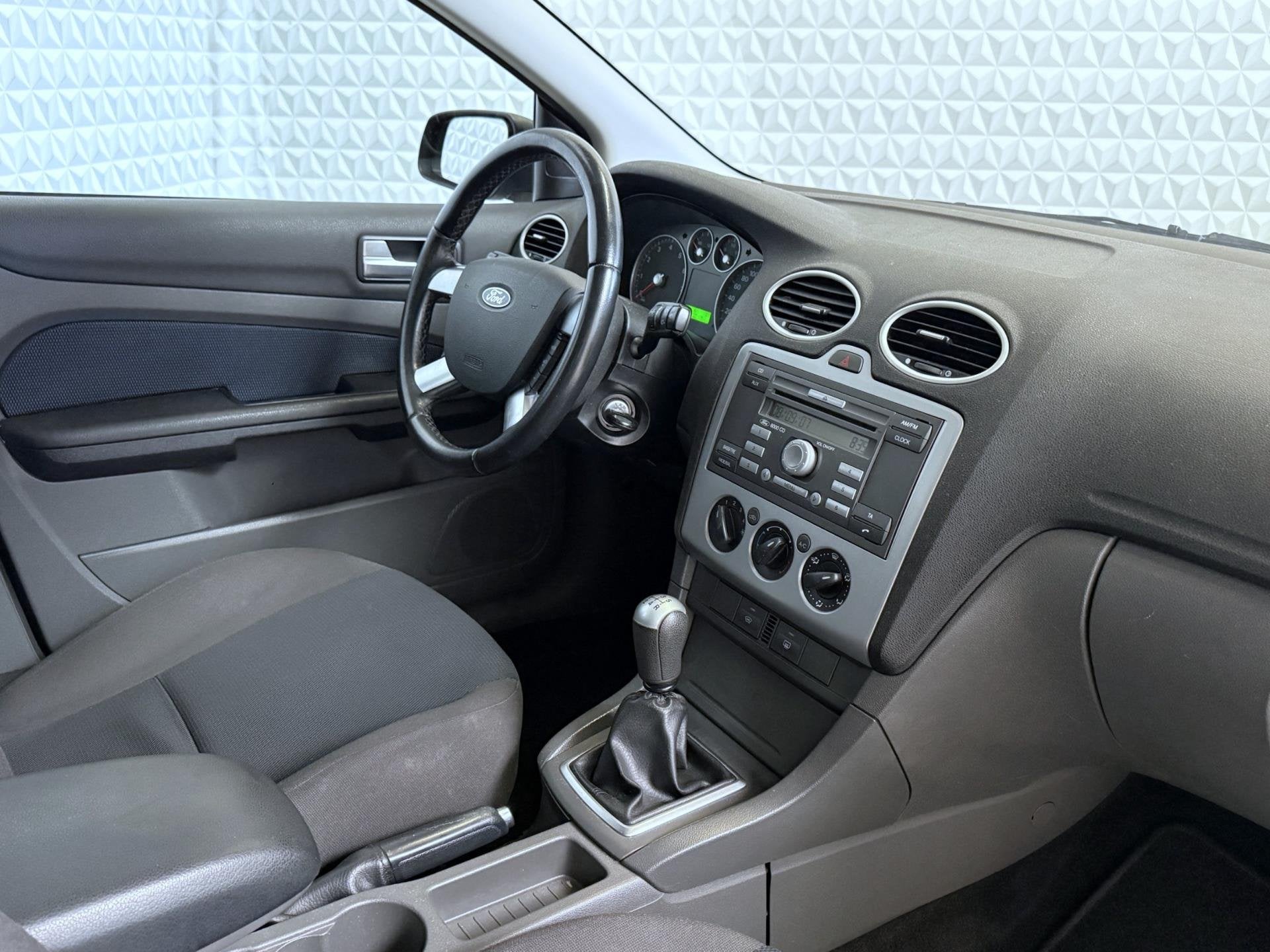 Ford Focus Wagon 2.0-16V Rally Edition Airco Cruise Trekhaak, Stof, Gebruikt, Zwart, Handgeschakeld