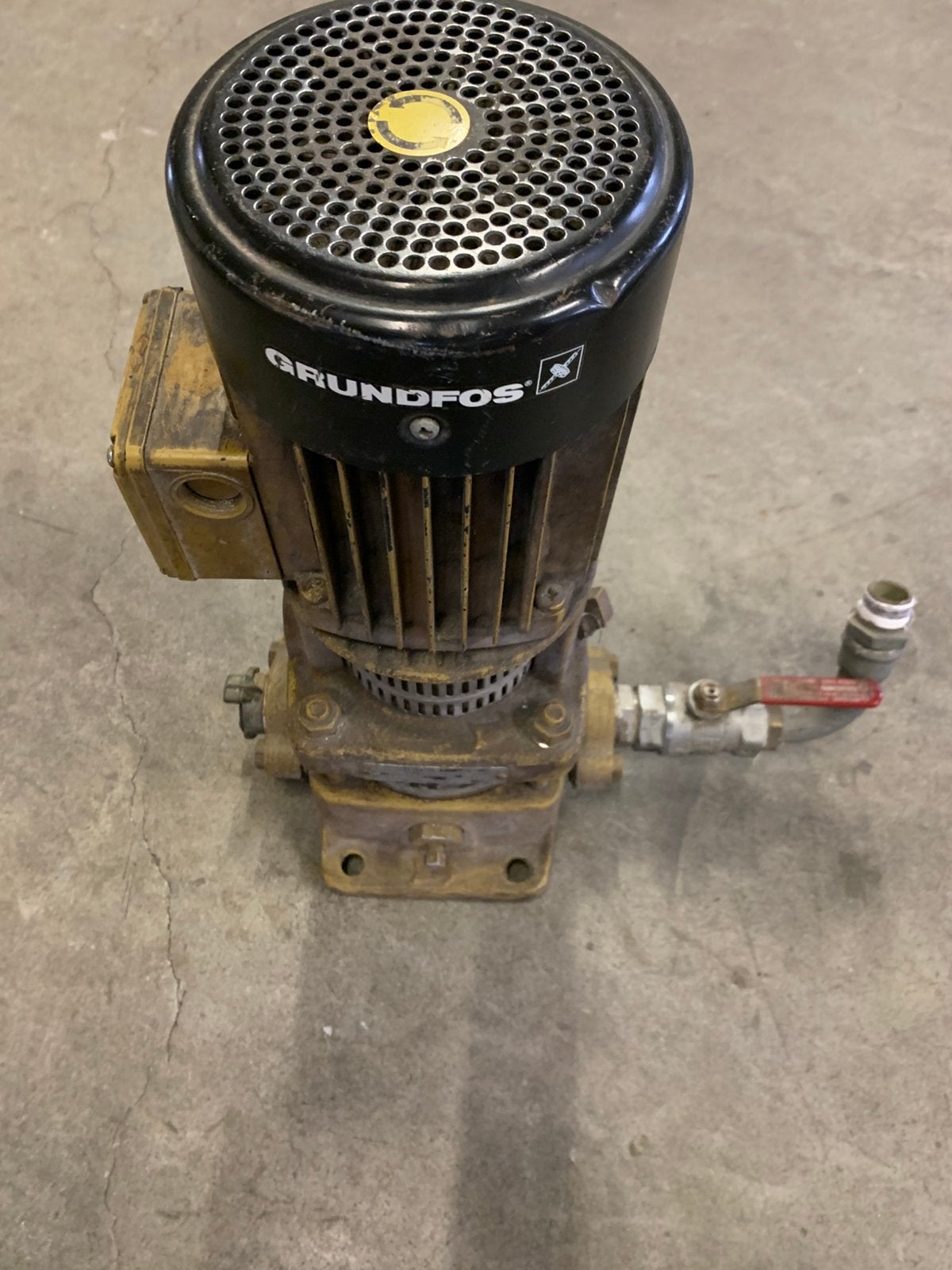 Grundfos circulatiepomp, Ophalen, Gebruikt