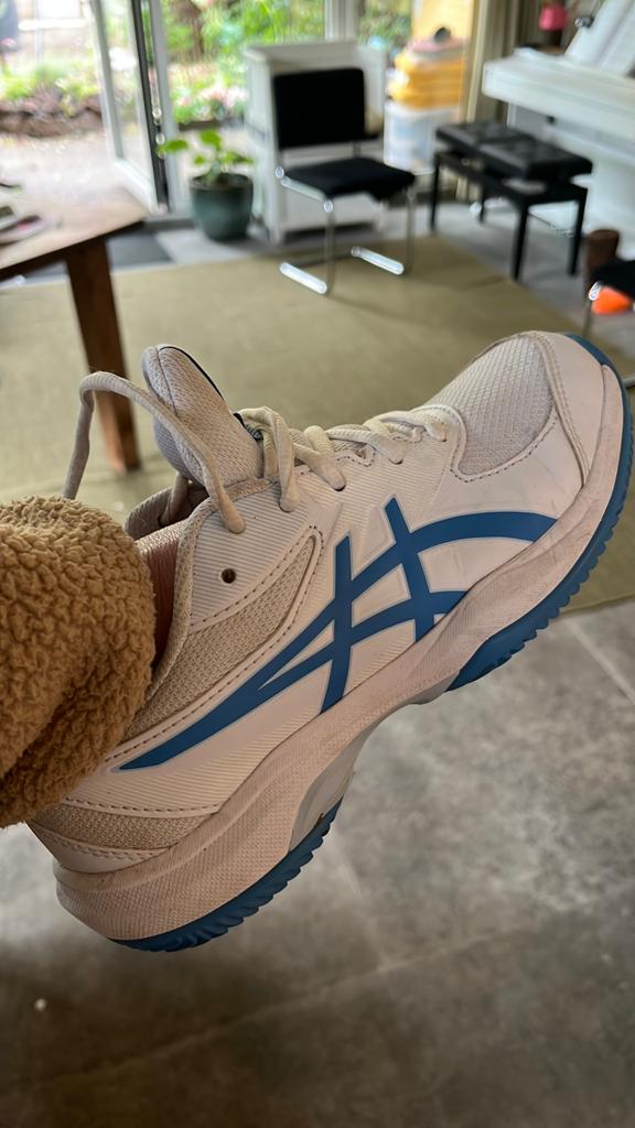 Tennisschoenen aesics maat 37, Sport en Fitness, Tennis, Overige merken, L00, Schoenen, Ophalen of Verzenden