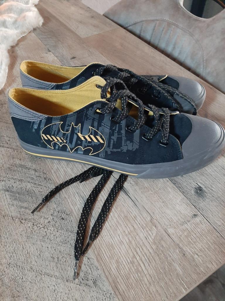 Batman sneakers maat 44 - Zeer nette staat, Kleding | Heren, Overige Herenkleding, Ophalen of Verzenden, Zo goed als nieuw, Batman