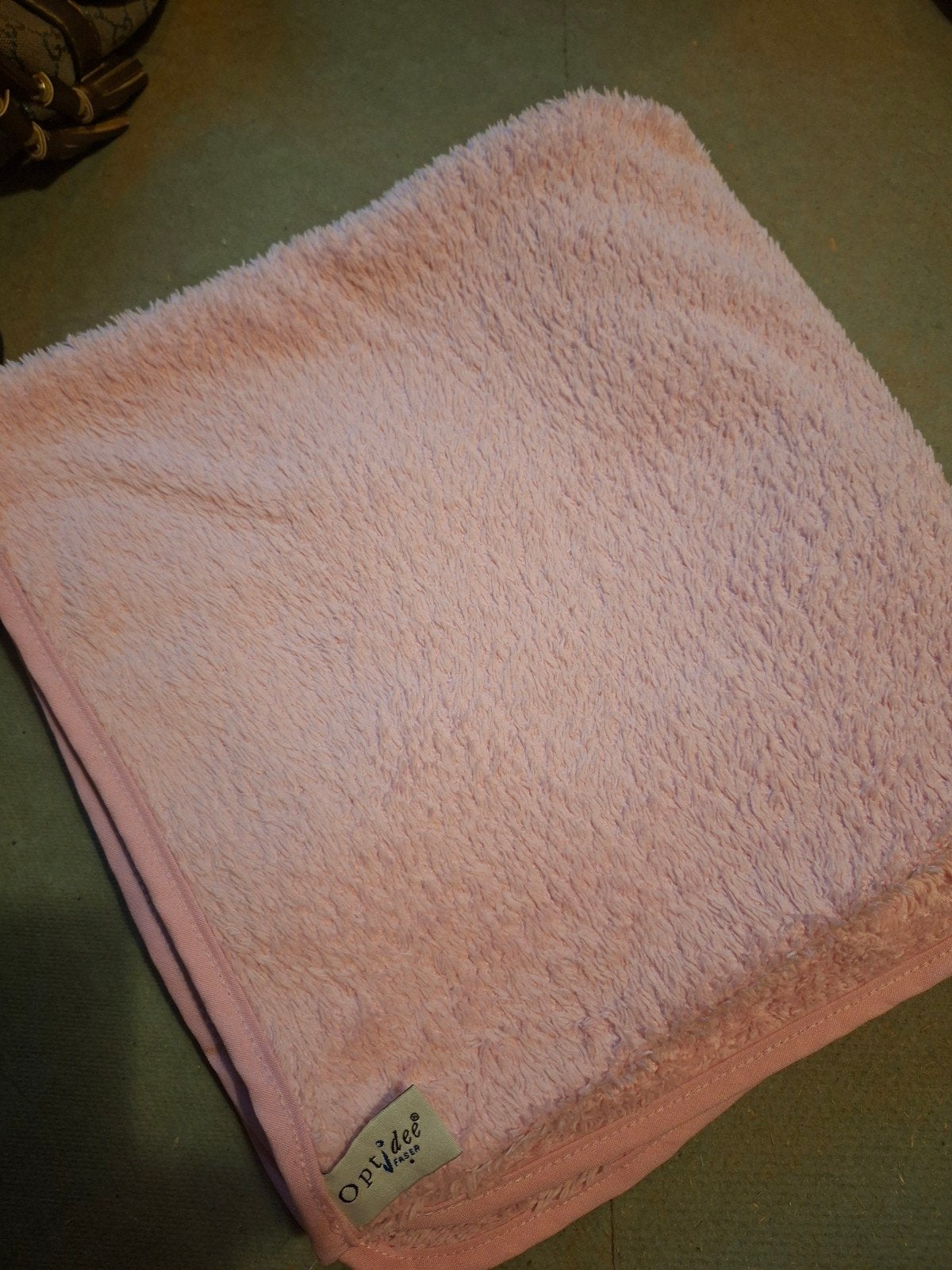 Roze Optidee Faser handdoek, zo goed als nieuw, Huis en Inrichting, Overige merken, Handdoek, Ophalen of Verzenden, Zo goed als nieuw