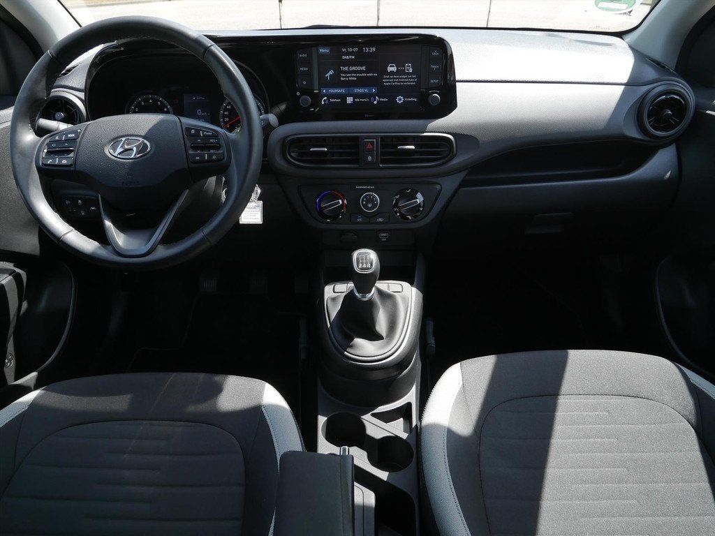 HYUNDAI I10 1.0i 67pk Comfort | Carplay | DAB+ | Cruise |, Auto's, Hyundai, Stof, Gebruikt, 899 kg, 4 stoelen