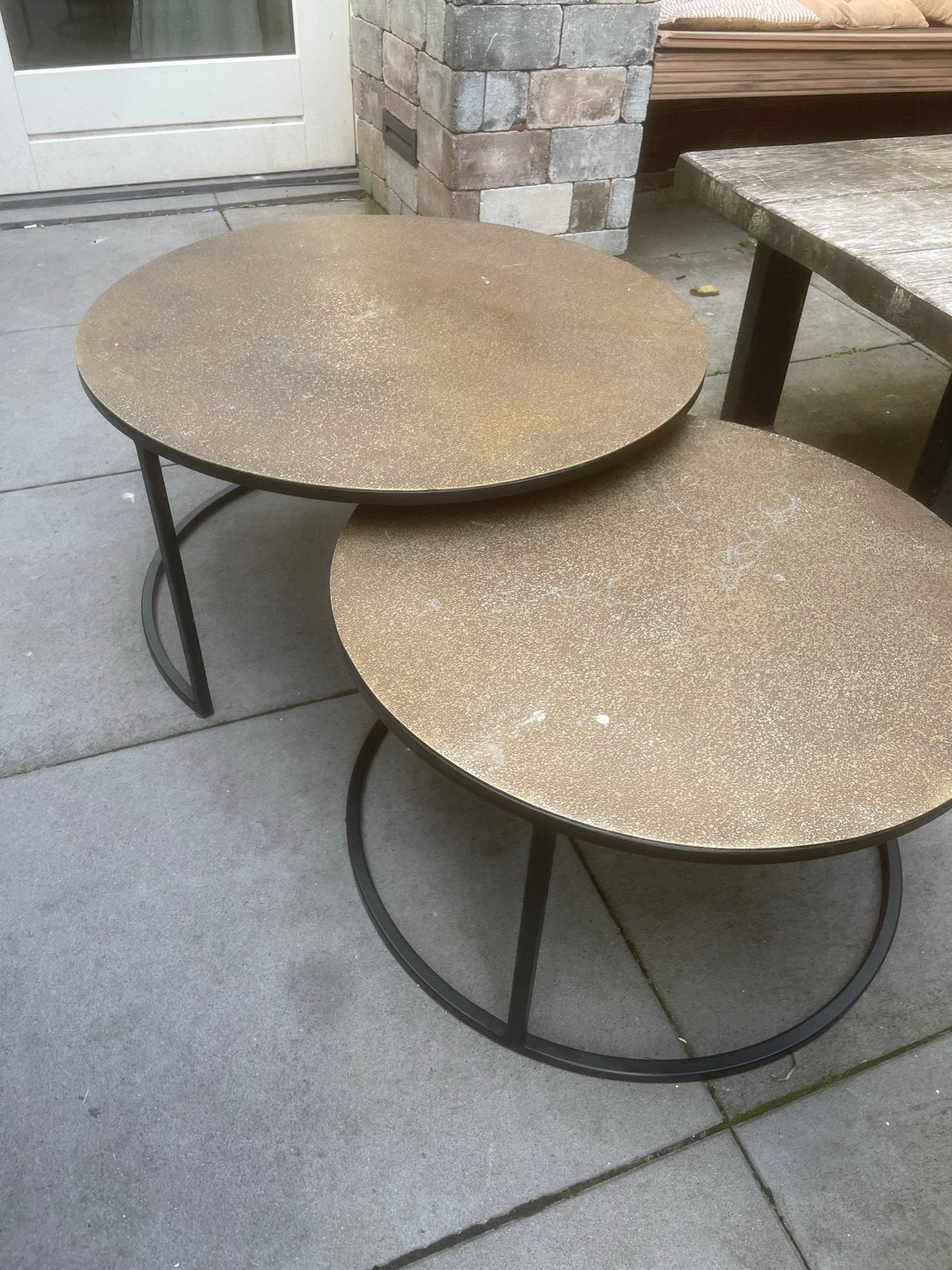 Set van 2 ronde salontafels - Goudkleurig, Ophalen, Gebruikt, Rond, 50 tot 100 cm