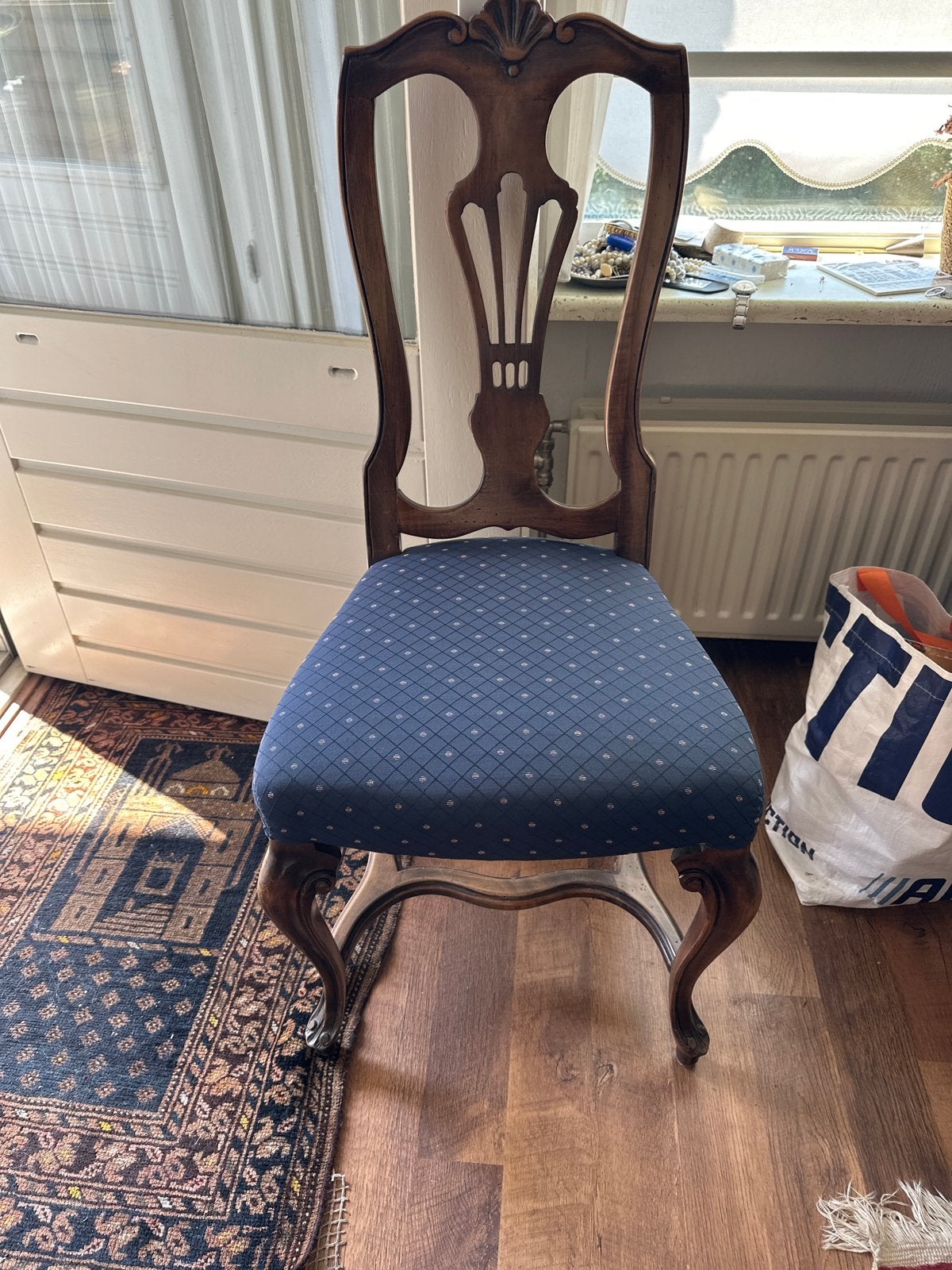 eethoek met 4 stoelen met blauwe bekleding, Ophalen