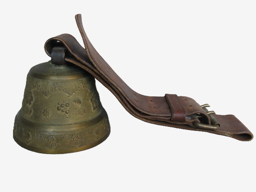 Grote koeienbel bel koebel., Ophalen