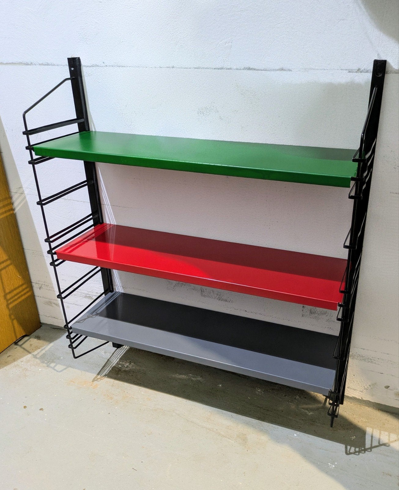 Vintage retro Tomado rekje, Huis en Inrichting, Woonaccessoires | Wandplanken en Boekenplanken, ., Ophalen of Verzenden, Zo goed als nieuw
