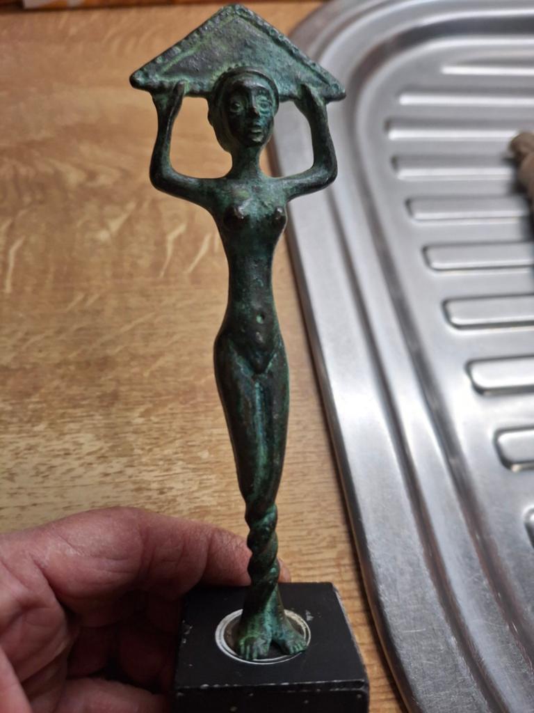 Bronzen beeldje hoogte  16cm, Antiek en Kunst, Antiek | Koper en Brons, Ophalen of Verzenden