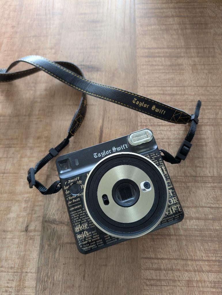 Taylor Swift limited edition Instax camera, Verzenden, Zo goed als nieuw, Polaroid, Fuji